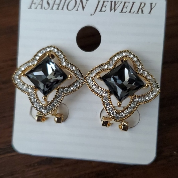 EARRINGS - Picture 3 of 3